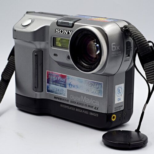 da348654-80c0-47bc-bd08-5d9086ce17c3 Sony Mavica FD83